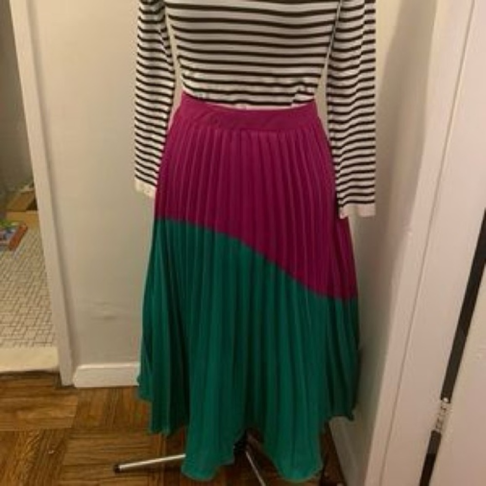 Boohoo pleated midi skirt in color block (pink and green) size UK 8, US 4